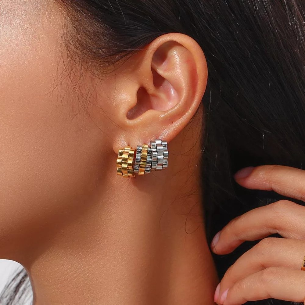 Vintage Chunky Watchband Hoop Earrings PVD 18K White Gold - Picture 11 of 12